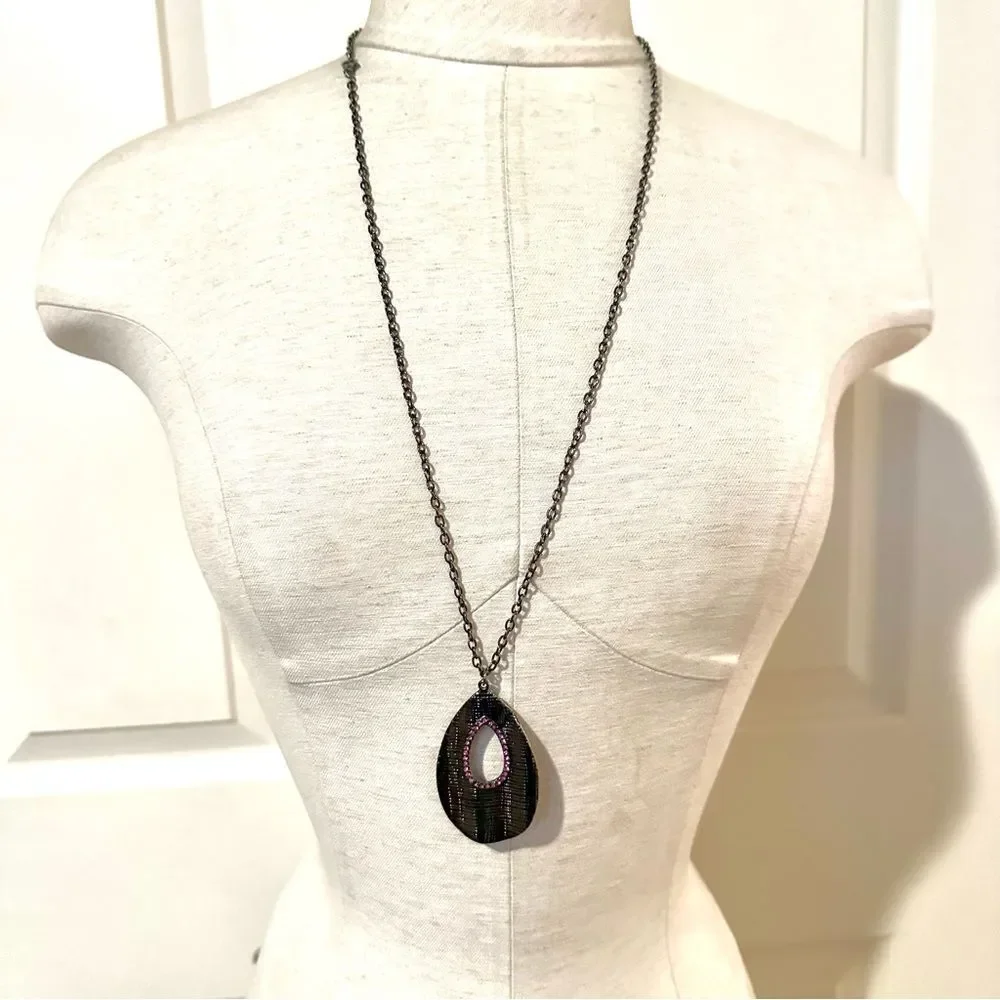 Grey rhinestone pendant necklace